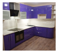 Кухня в ЖК Аквамарин яркого фиолетового цвета
