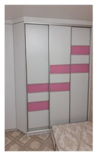Шкаф-купе с розовыми вставками стекло Orakal 